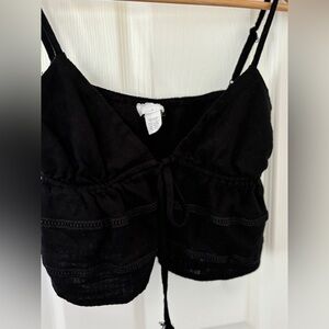 Women’s Super Cute Black Triangle Crop Top Size Small
